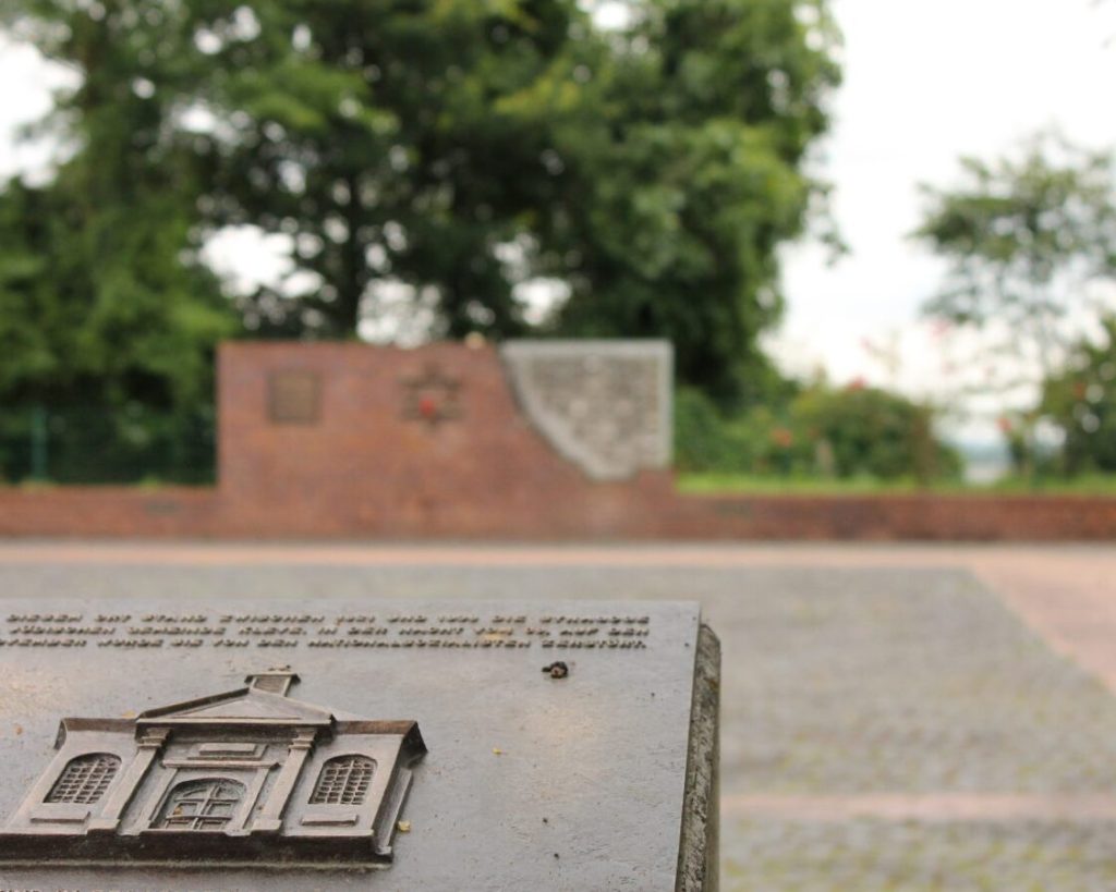 synagogues square memorial